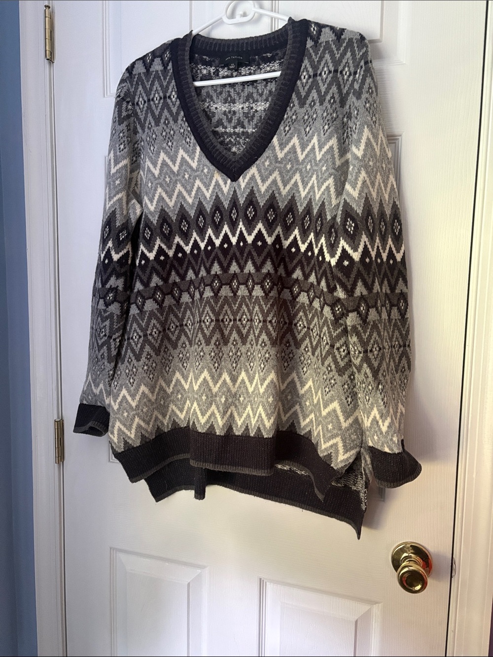 Ann Taylor Gray & Black Fair Isle V-Neck Sweater